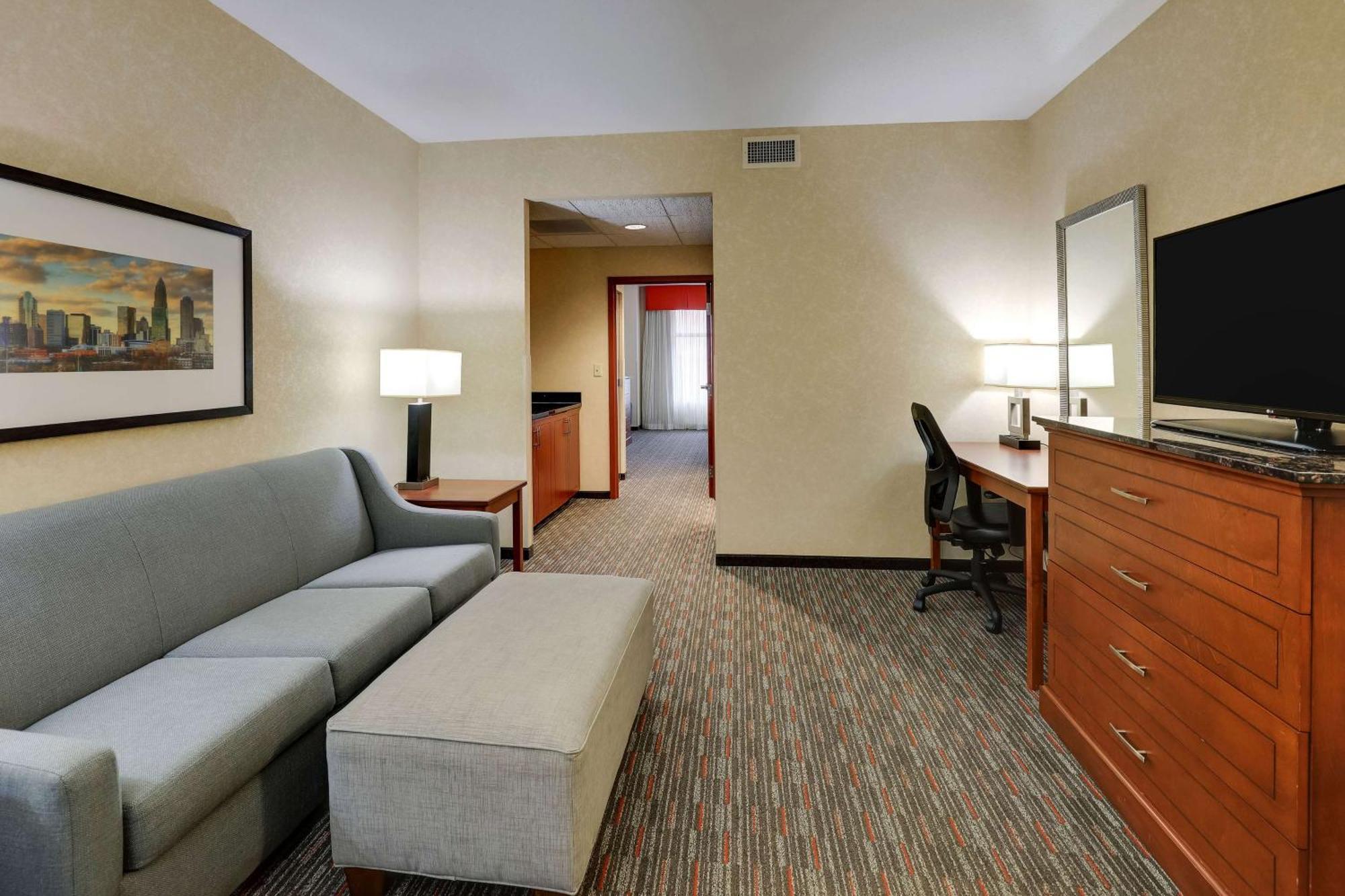 Drury Inn & Suites Charlotte Arrowood Екстериор снимка