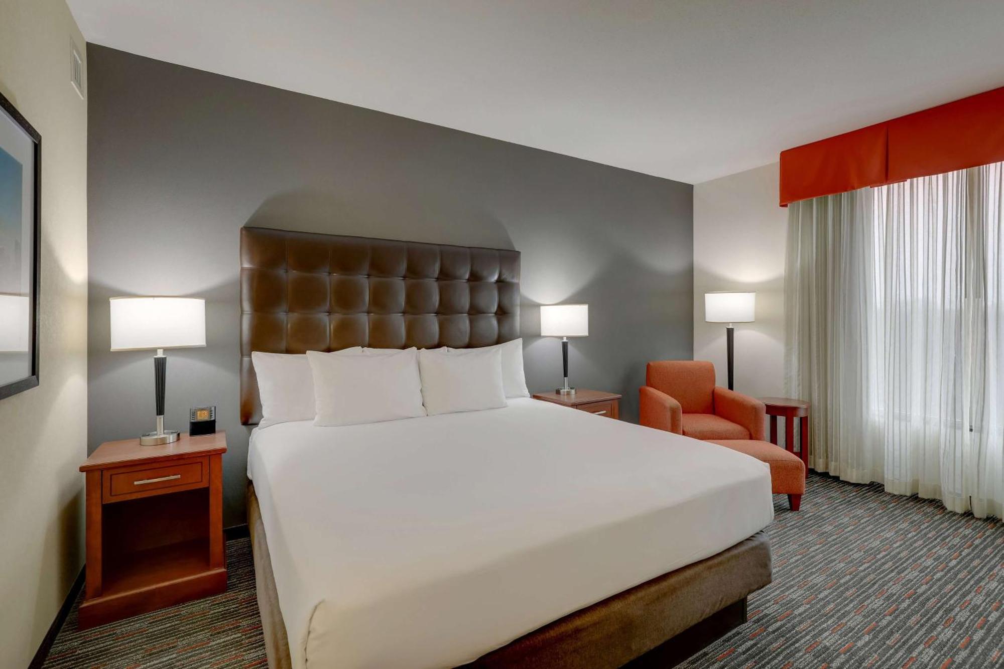 Drury Inn & Suites Charlotte Arrowood Екстериор снимка
