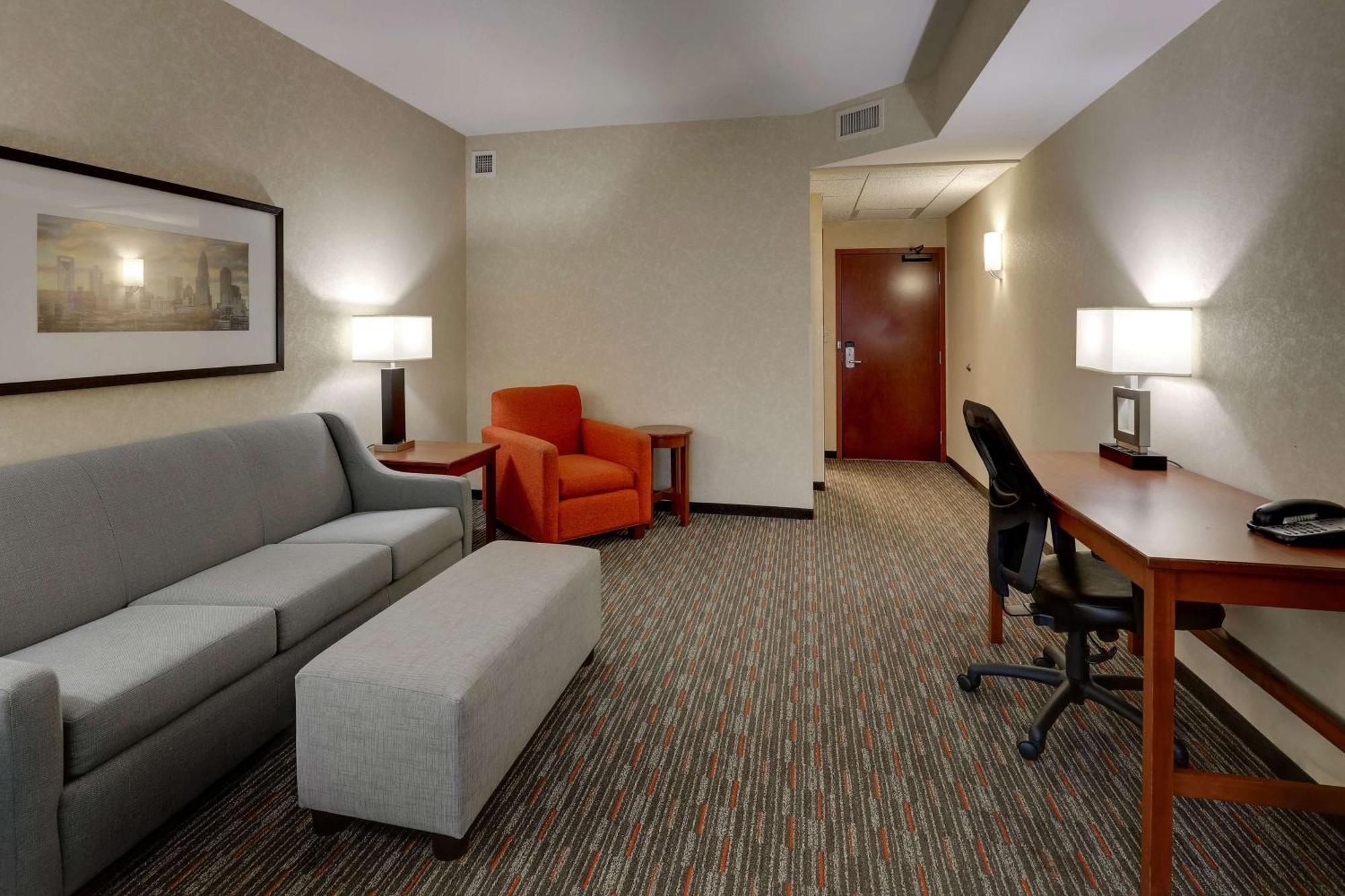 Drury Inn & Suites Charlotte Arrowood Екстериор снимка