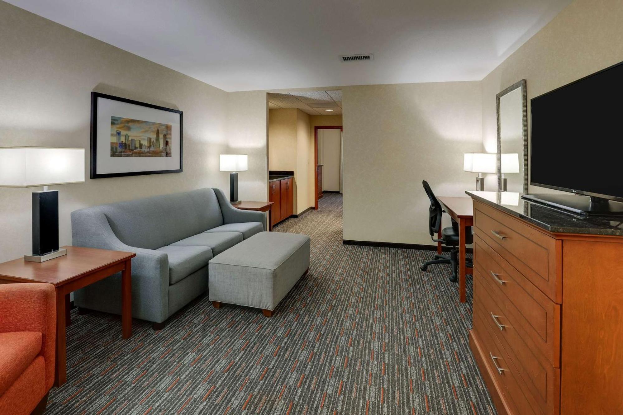 Drury Inn & Suites Charlotte Arrowood Екстериор снимка