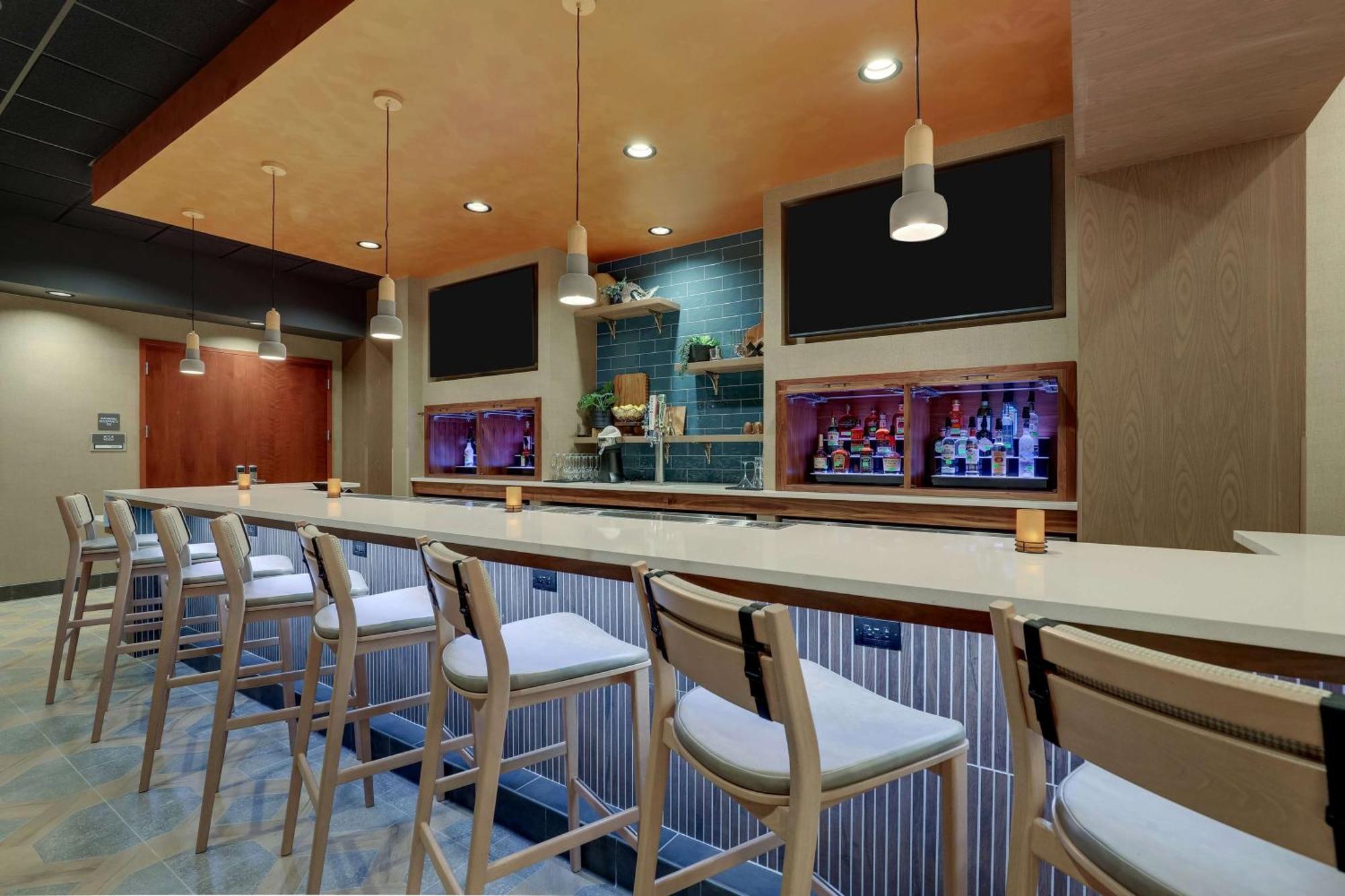 Drury Inn & Suites Charlotte Arrowood Екстериор снимка