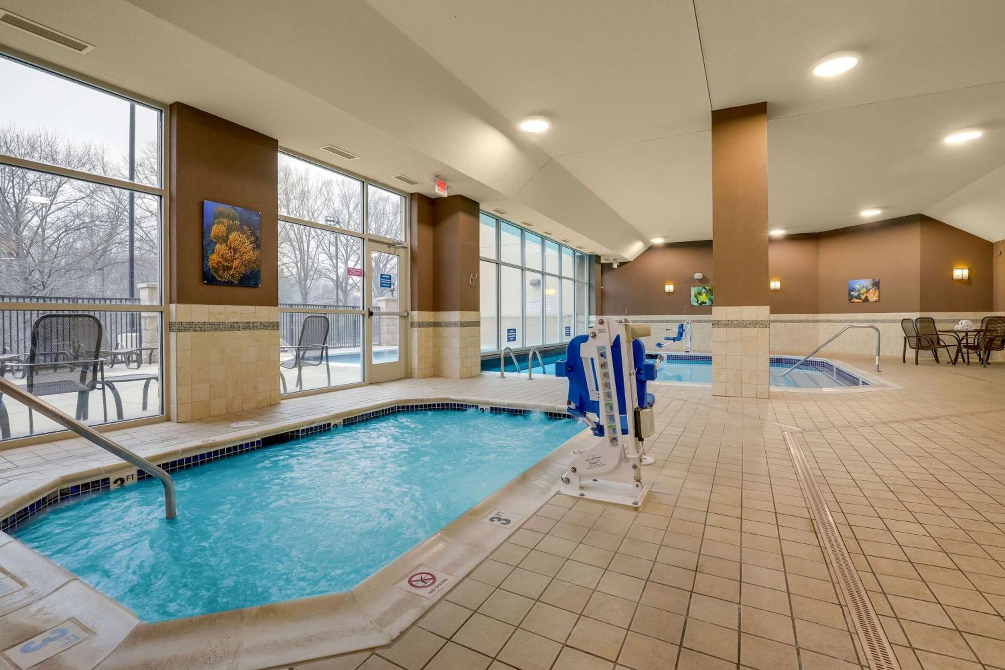 Drury Inn & Suites Charlotte Arrowood Екстериор снимка