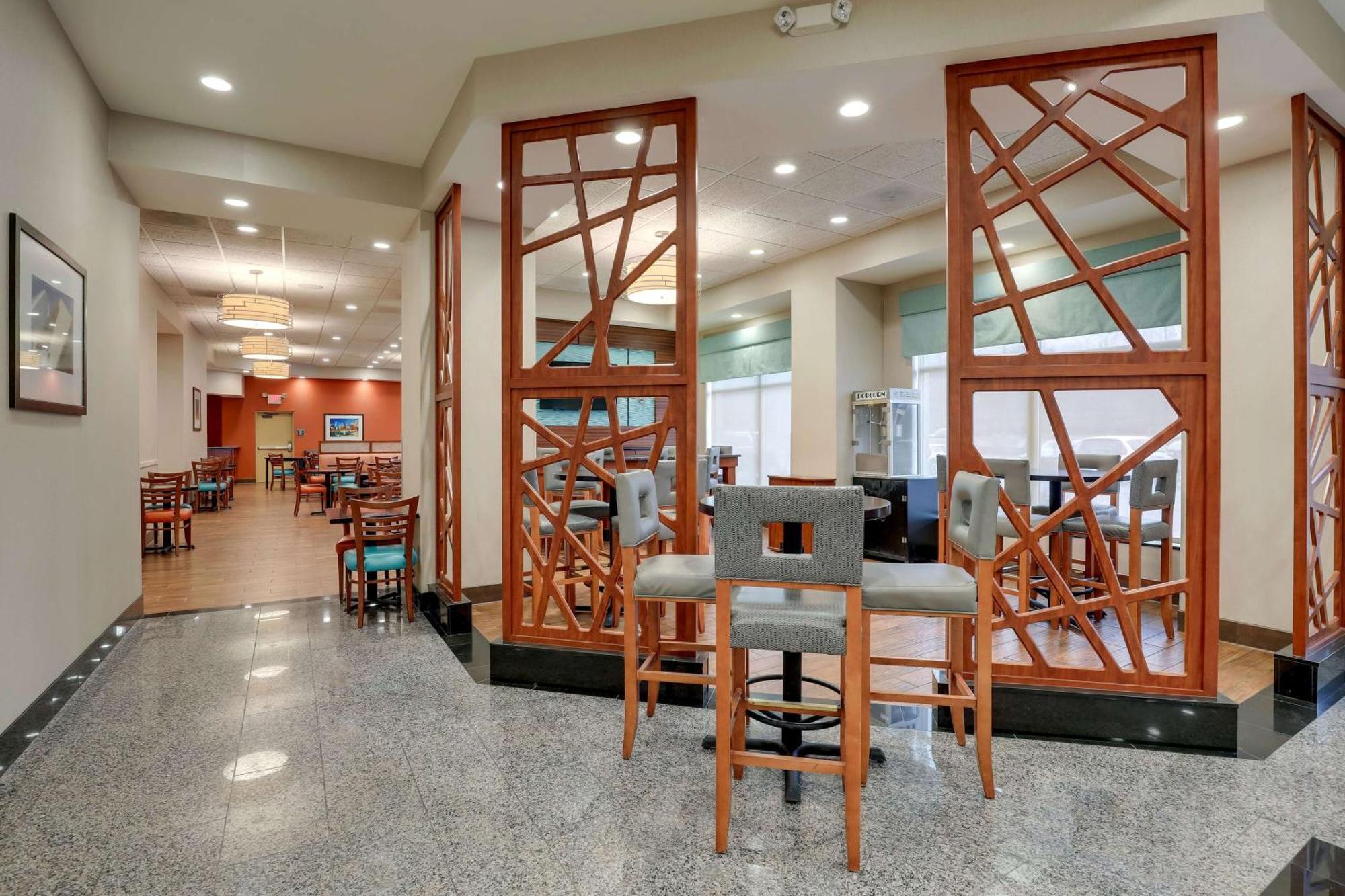 Drury Inn & Suites Charlotte Arrowood Екстериор снимка